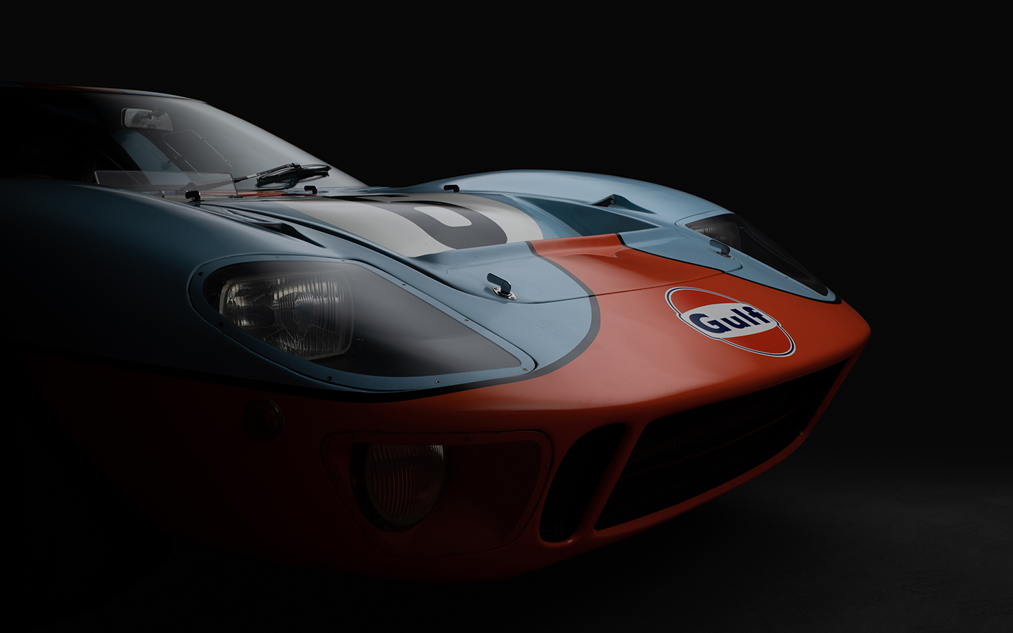 1968 Ford GT40. Rob and Melani Walton Collection. Photography: Bill Pack / V-12 Enterprises.