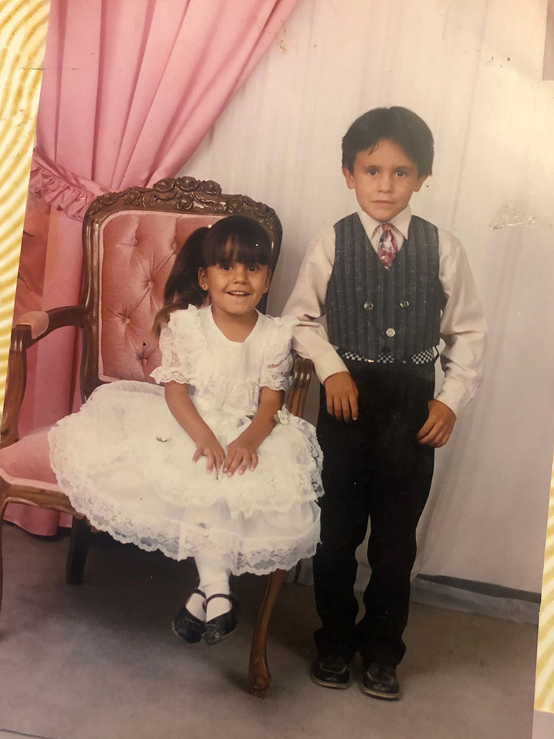 Lil Angie and Big Bro Jaime, Chihuahua, Mexico, 1993. Courtesy of the artist.