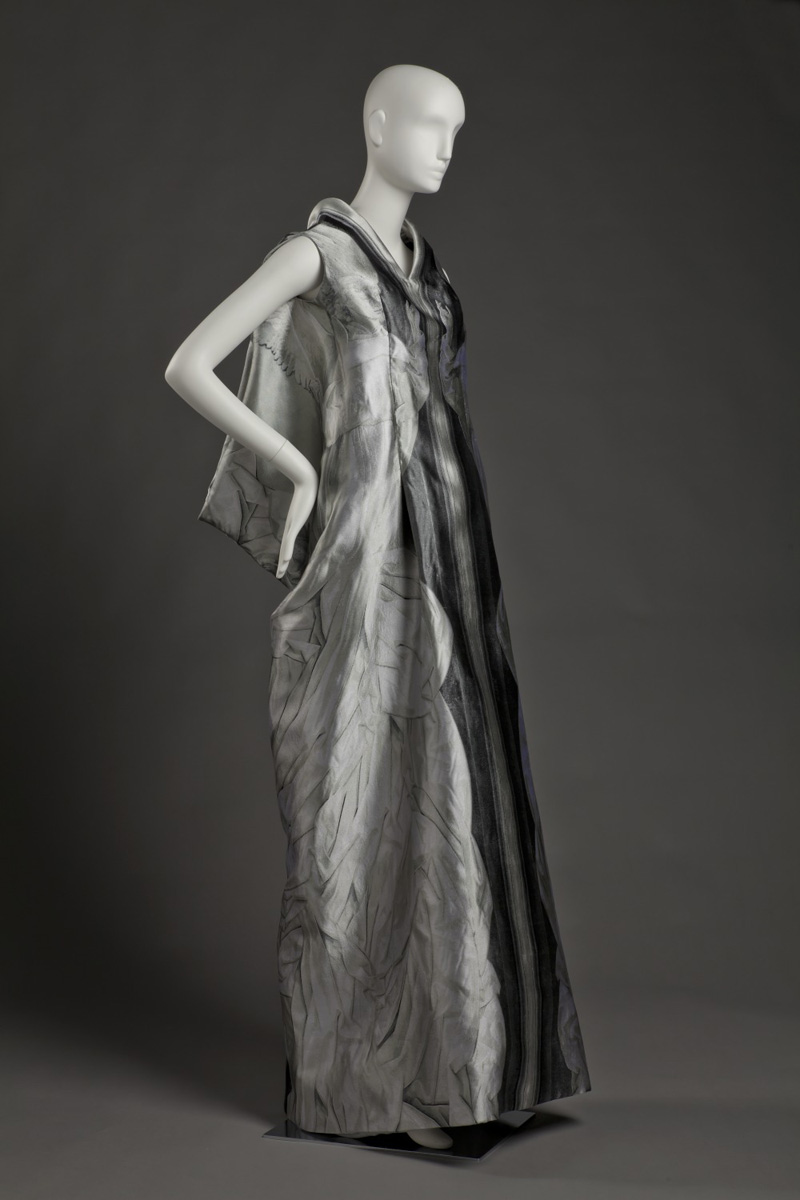 Alexander McQueen, Dress (Vestido), Fall 2010. Silk. Gift of Ms. Suzy Kellems Dominik in honor of the exhibition Extending the Runway: Tatiana Sorroko Style.