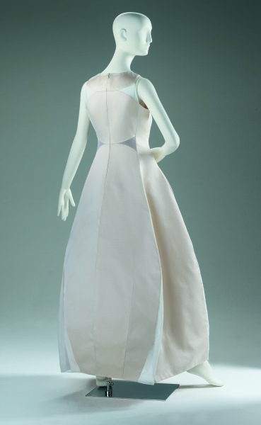 Ralph Rucci, Taupe Infanta dress (Vestido de infanta en color gris pardo), spring 2003. Silk faille and silk organza. Collection of Diane Halle.