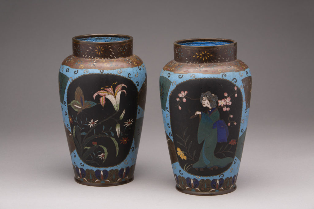 Unknown, One of a pair of vases with geishas, irises and butterflies (Uno de un par de jarrones con geishas, lirios y mariposas), 1880-1885, cloisonné, Gift of Waynor and Laurie Rogers in honor of the Museum's 50th Anniversary